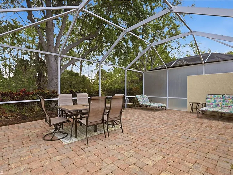 5778 Greenwood Cir — Photo 26