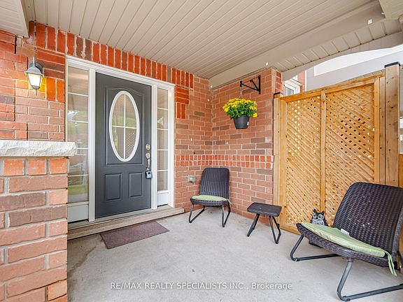 4th image of 220 Mortimer Cres