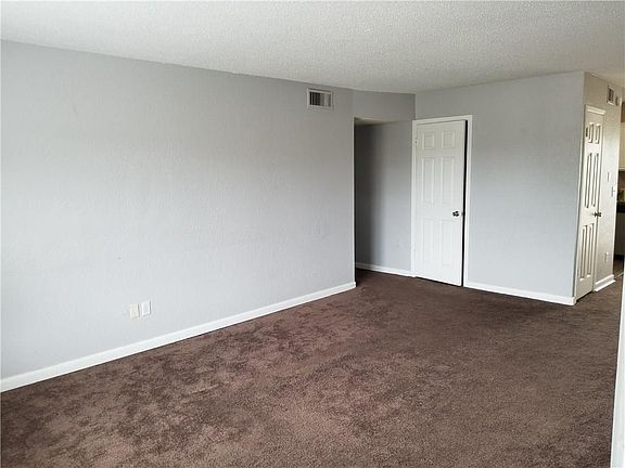 5th image of 2164 W Brooks St APT D