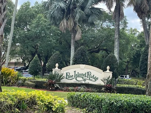 1518 Whitehall Dr APT 104, Davie, FL 33324