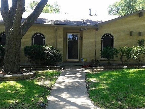 2nd image of 2826 Branch Oaks Dr