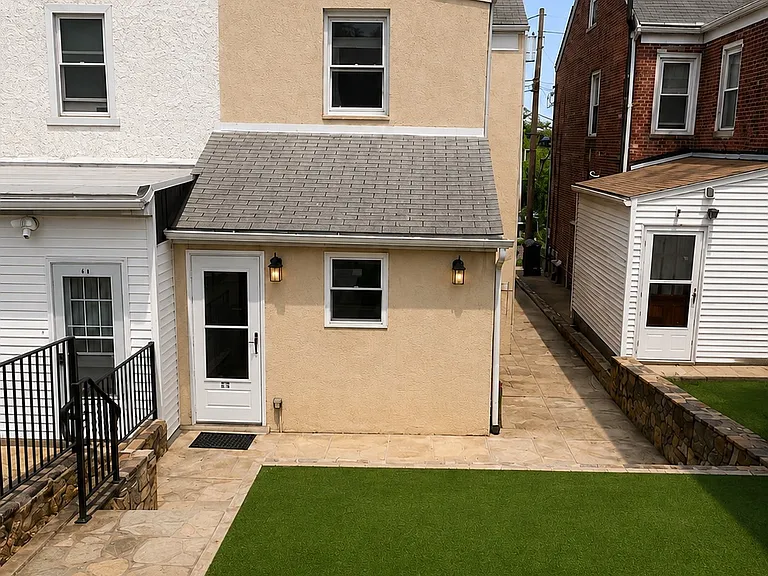 38 W Rambo St — Photo 17