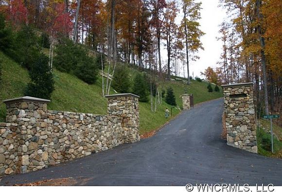 1st image of 48 Timbercliff Trl