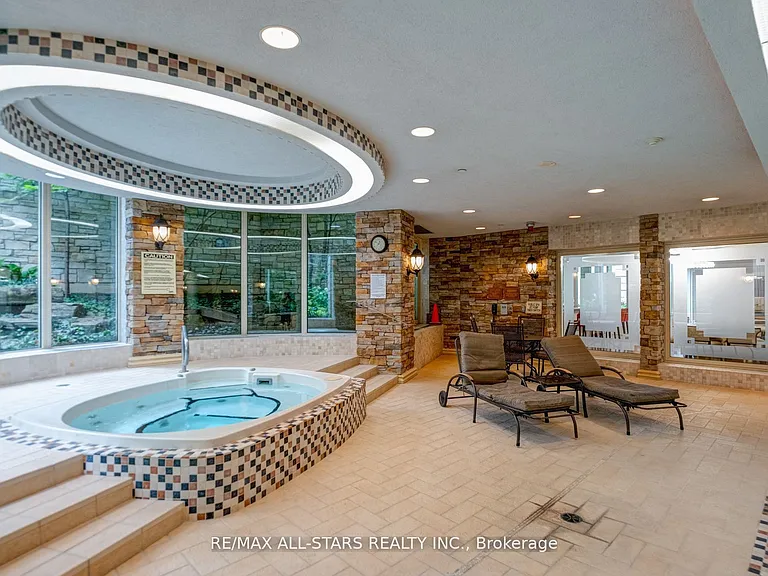 7071 Bayview Ave #211 — Photo 37