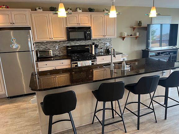 4th image of 707 Neptune Blvd