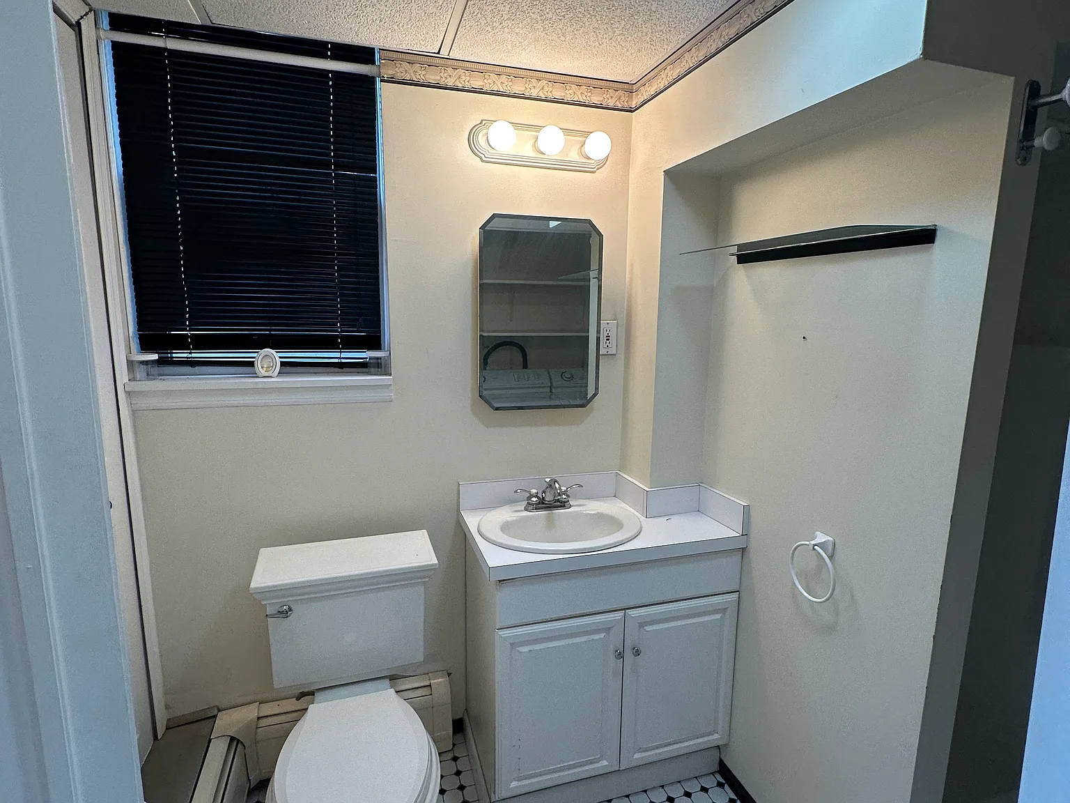 1 bed, 800 sqft, $2,000 — Photo 4