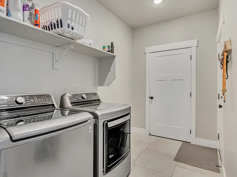 2504 W Sunset Way — Photo 17