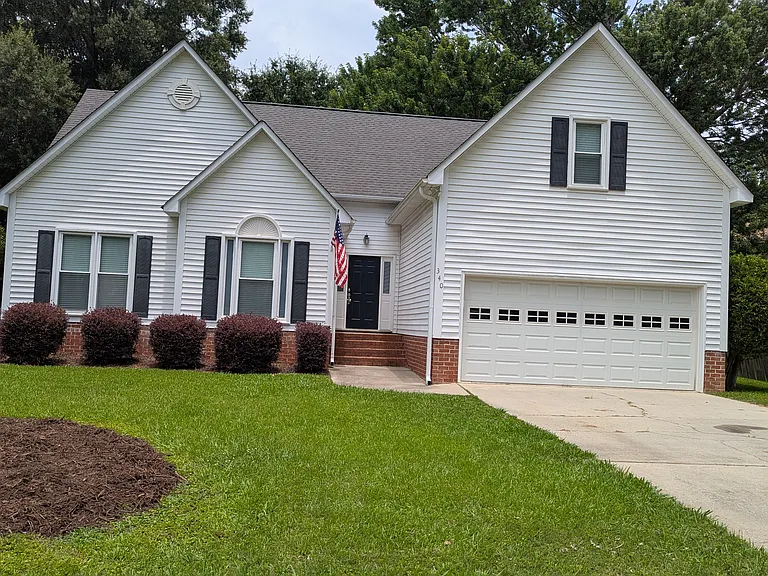 340 Saddlebrooke Rd — Photo 1