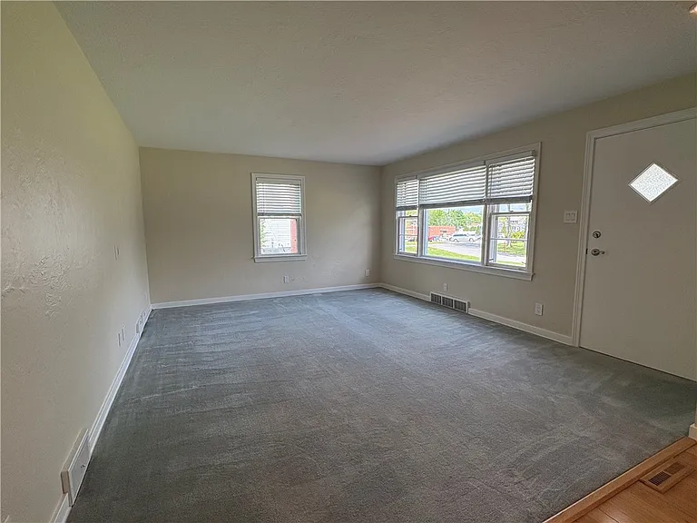 122 Browns Hill Rd — Photo 8