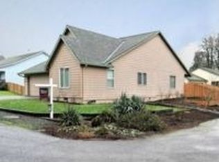 713 South Park, Carlton, OR 97111