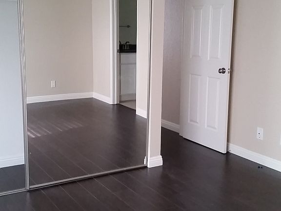 3rd image of 321 S 6th St APT 106