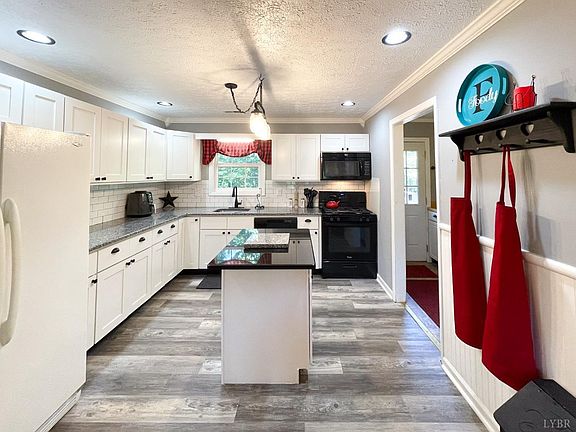 4th image of 413 Brandonwood Ln