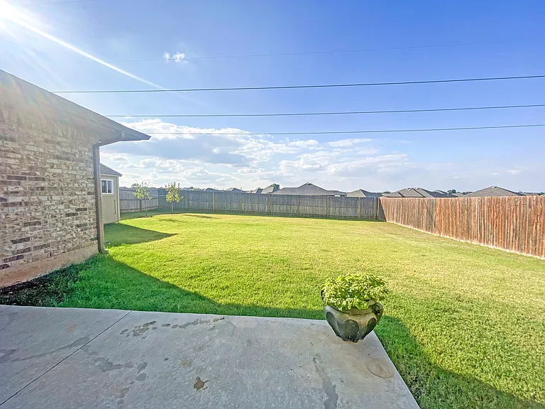 9633 Ashford Dr — Photo 13
