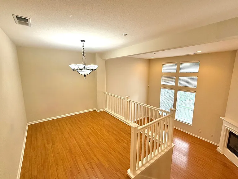 3574 Altamira Ter — Photo 6