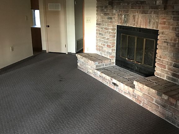 Living Room w/ Fireplace