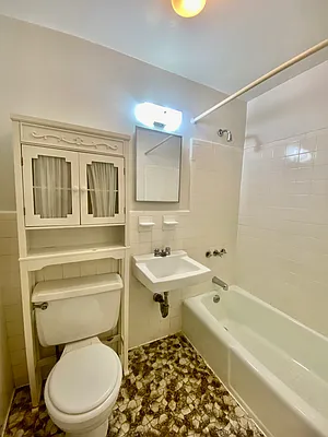 Rented by CMV Realty Inc. | media 6