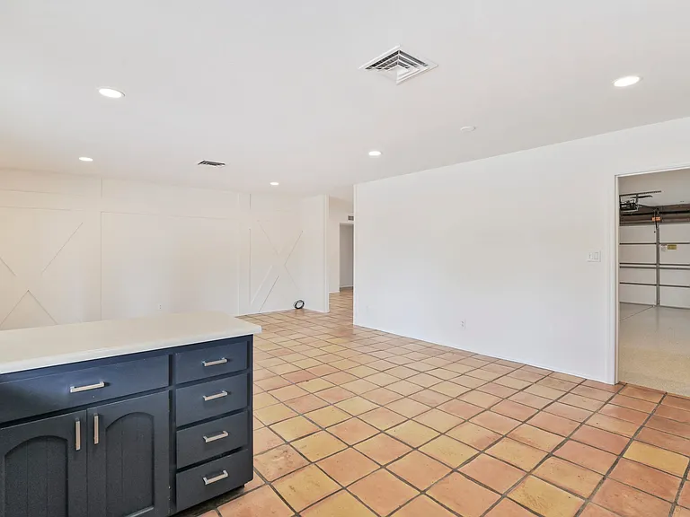 10440 E Becker Ln — Photo 20