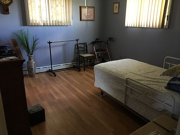 1st floor bedroom 14x11