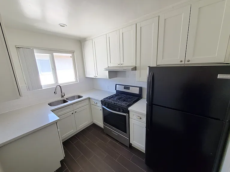8540 Saturn St #4 — Photo 3