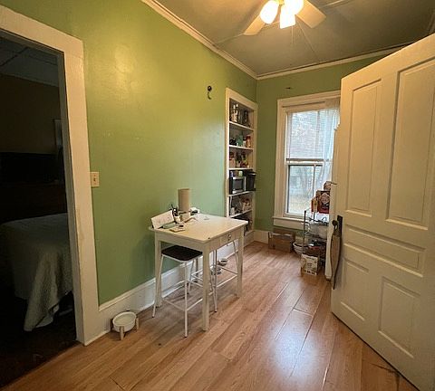2nd image of 409 N Cedar St #B