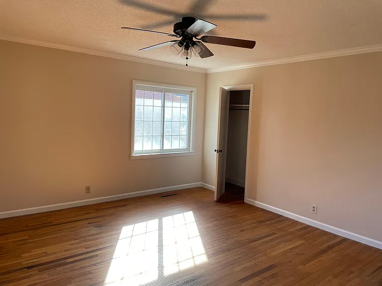 502 E Barnard St — Photo 3