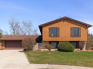 253 Arbor Ln, Bloomingdale, IL 60108