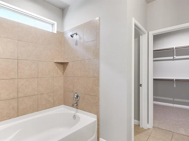 2929 Harvester Ln — Photo 13