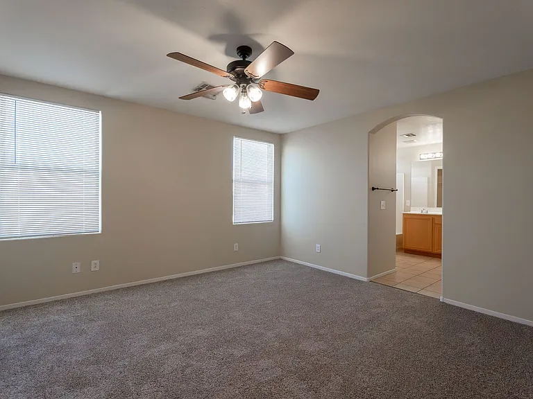 944 Saffex Rose Ave — Photo 15