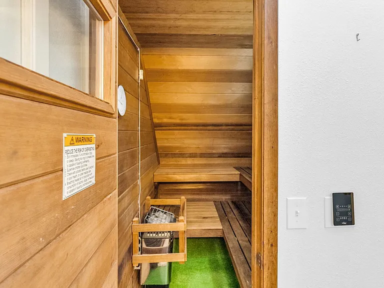 2035 Lucky John Dr — Photo 30