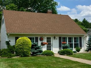 69 Roosevelt Cir E, Red Bank, NJ 07701