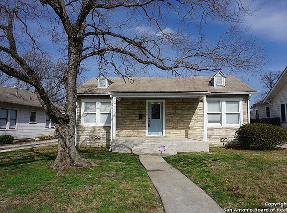 2nd image of 715 Elmwood Dr