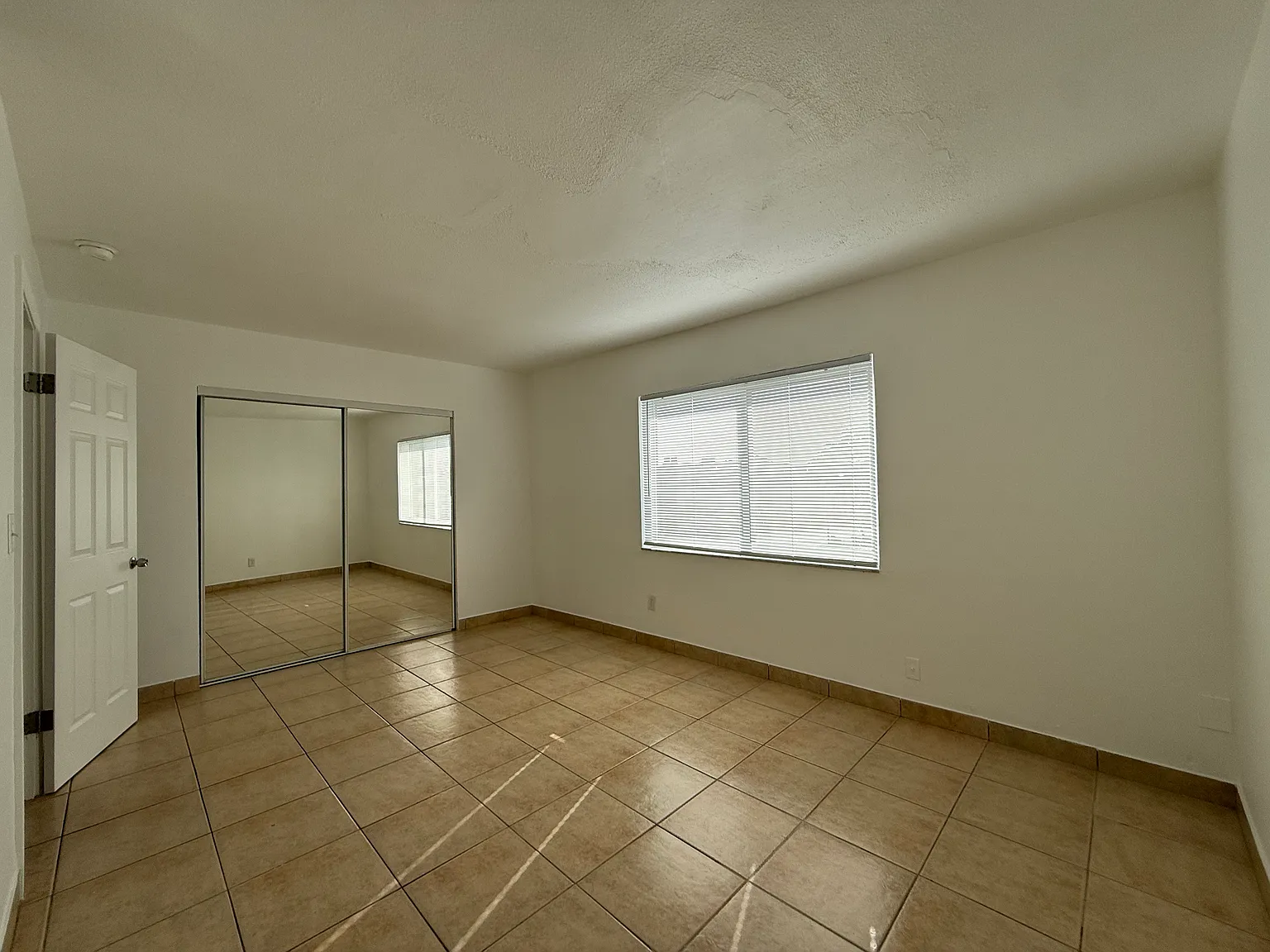 1 bed, 600 sqft, $1,600 — Photo 4