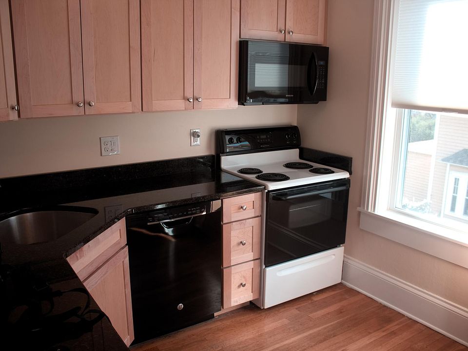 1st image of 12 Hall Ave APT 3