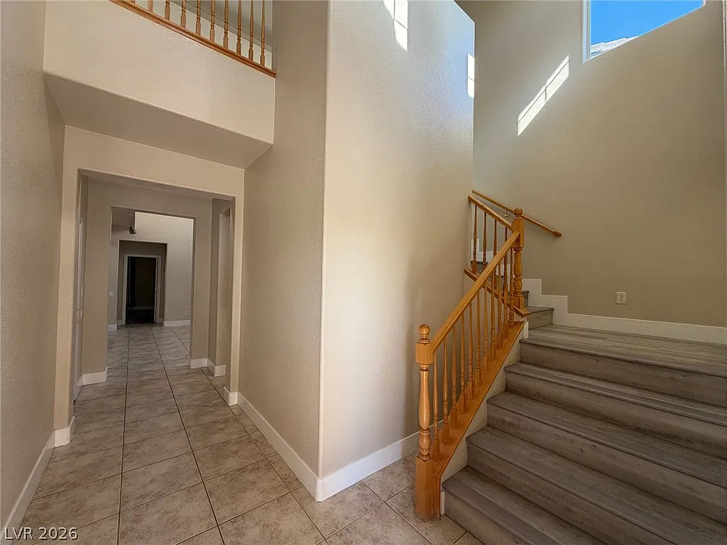 3 bed, 2.5 bath, 1823 sqft, $2,295 — Photo 2