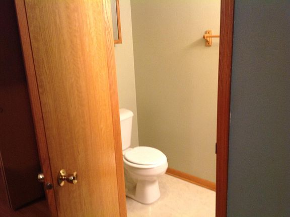 1/2 bathroom