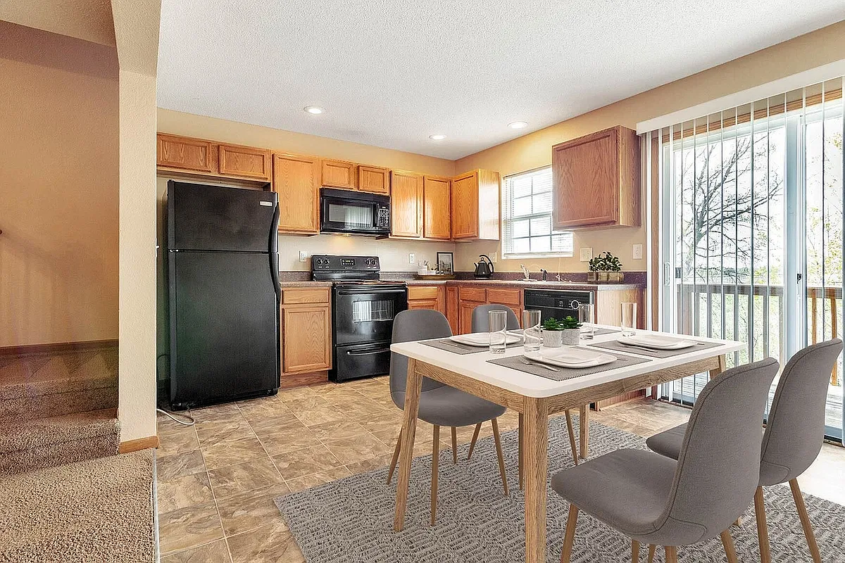 Dining Area - Patriot Pointe