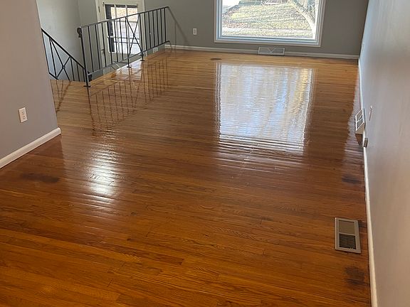 2nd image of 7808 NE 55th St