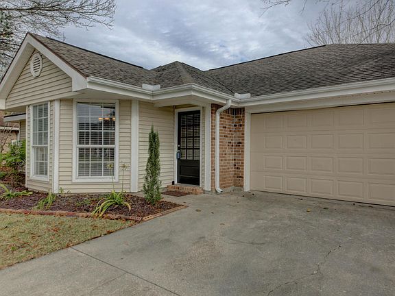 4th image of 310 Wallingsford Cir