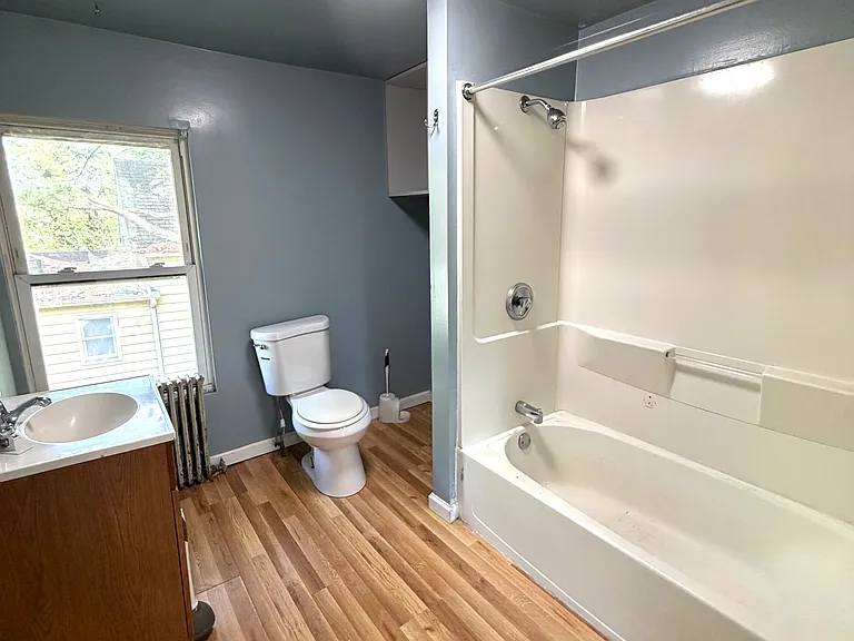 12 Brown Ave #B — Photo 7