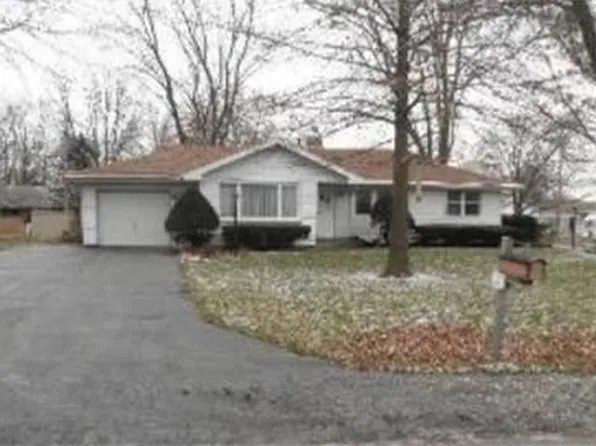 29 Durell Dr, Kankakee, IL 60901