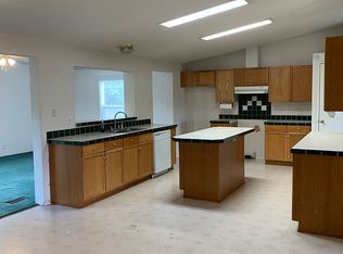 18225 SE Wallace Rd, Dayton, OR 97114