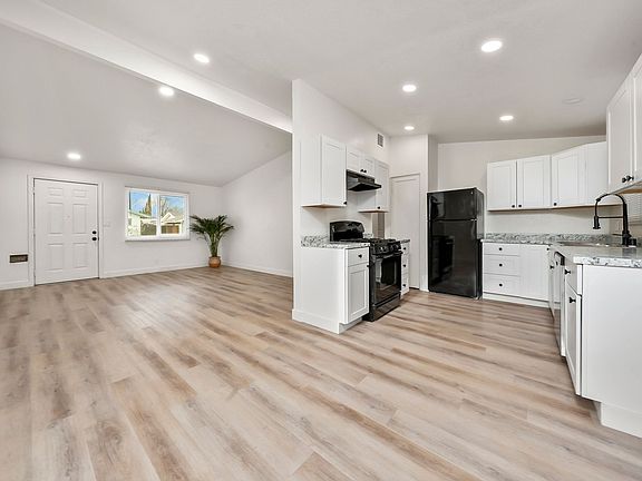 3rd image of 6412 Stoneman Dr