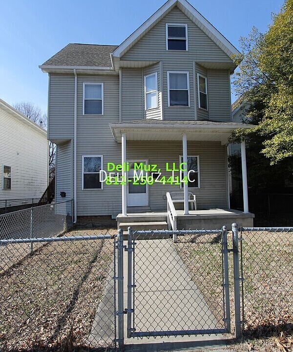 1st image of 1427 Culver Dr #B