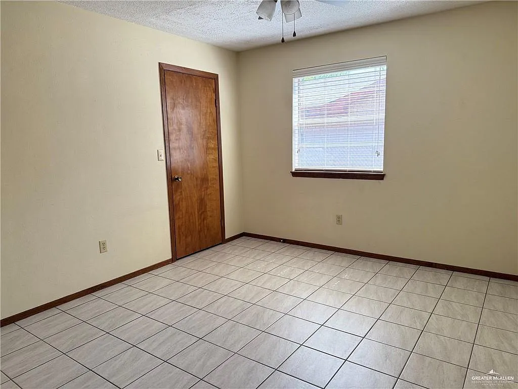 3 bed, 2.0 bath, 1580 sqft, $1,550 — Photo 4