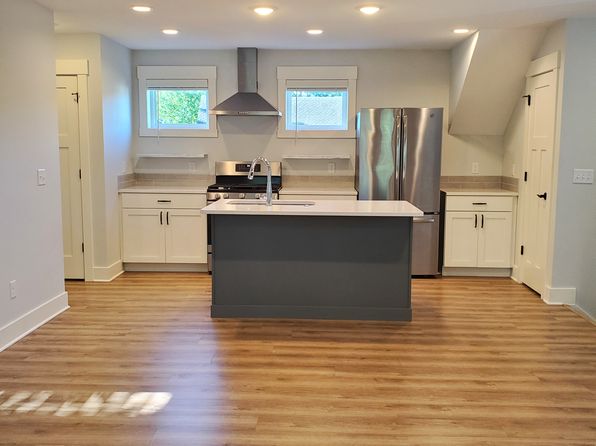 212 W 7th St
