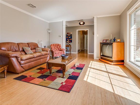 5th image of 7000 Miramar Cir