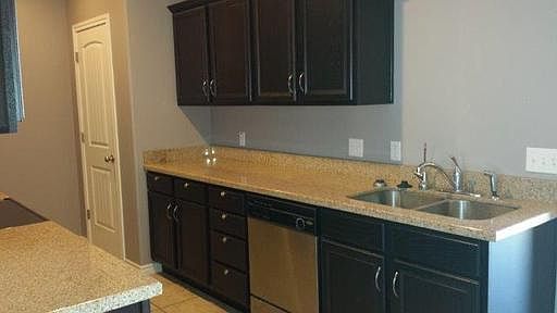 4th image of 7204 Manford Ln