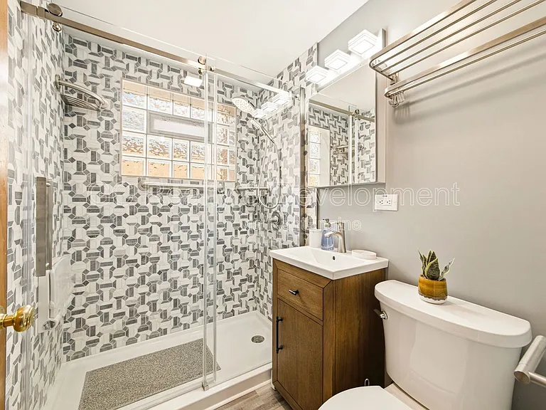 5144 S Melvina Ave — Photo 12