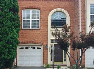 13030 Park Crescent Cir, Herndon, VA 20171