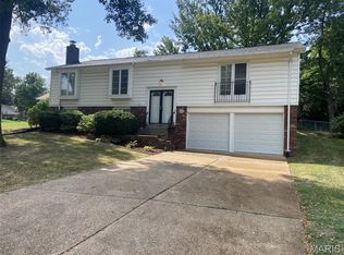 1407 Summerhaven Dr, Saint Louis, MO 63146
